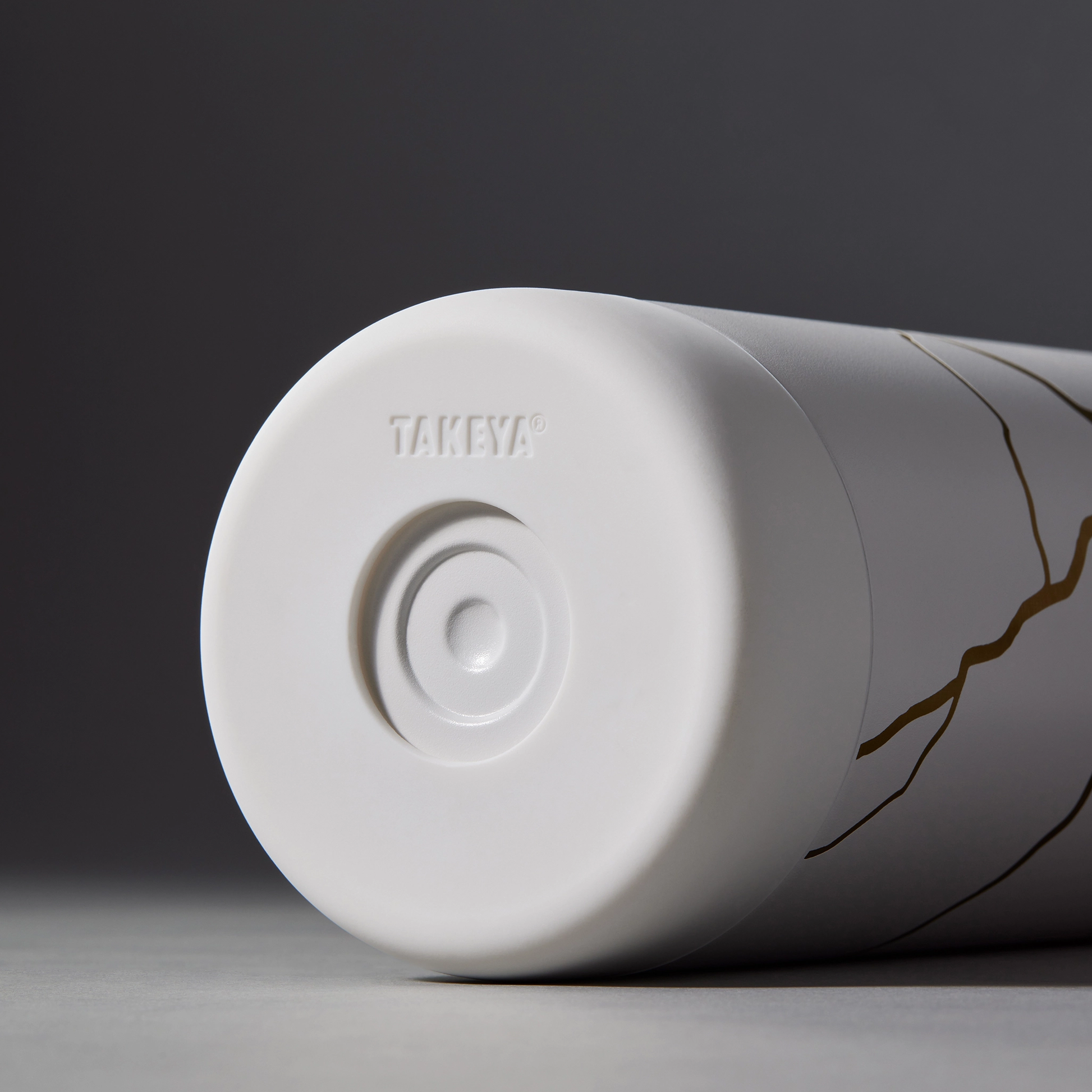 kintsugi-water-bottle-with-straw-lid-j0 51389-TK_HO25_Kintsugi_Takeya9255.png